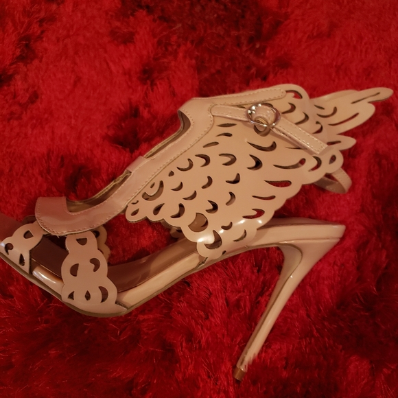 Shoes - Picture 3 of 5